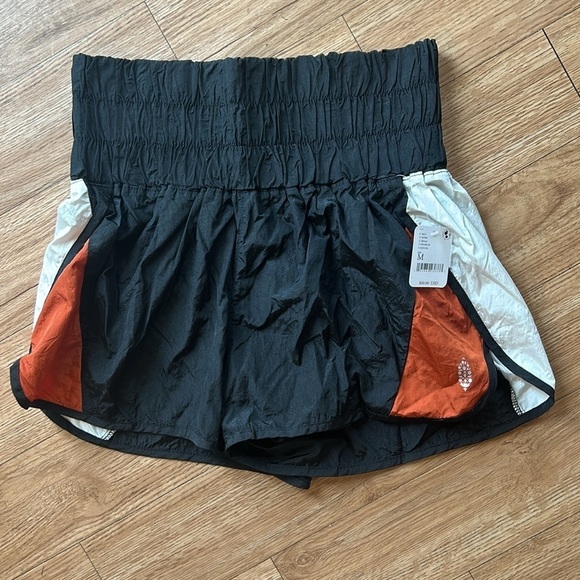 FP Movement By Free People NWT The Way Home Colorblock Retro Shorts Size m - Picture 4 of 5